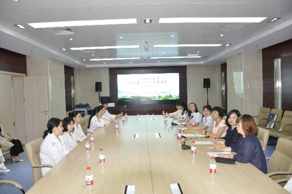 韩国师生与陕西省人民医院相关负责人座谈 韩国师生与陕西省人民医院相关负责人座谈